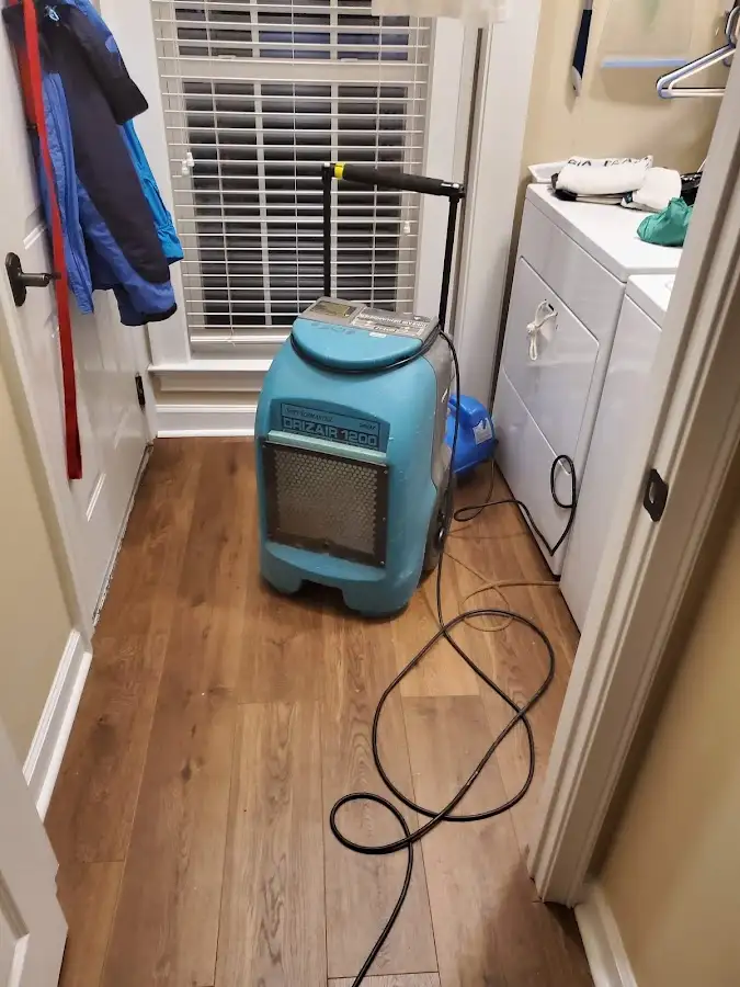 Commercial dehumidifier deployed for Flood Damage Cleanup in Del Aire